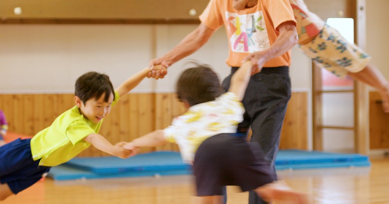 じゃれつき遊びの様子