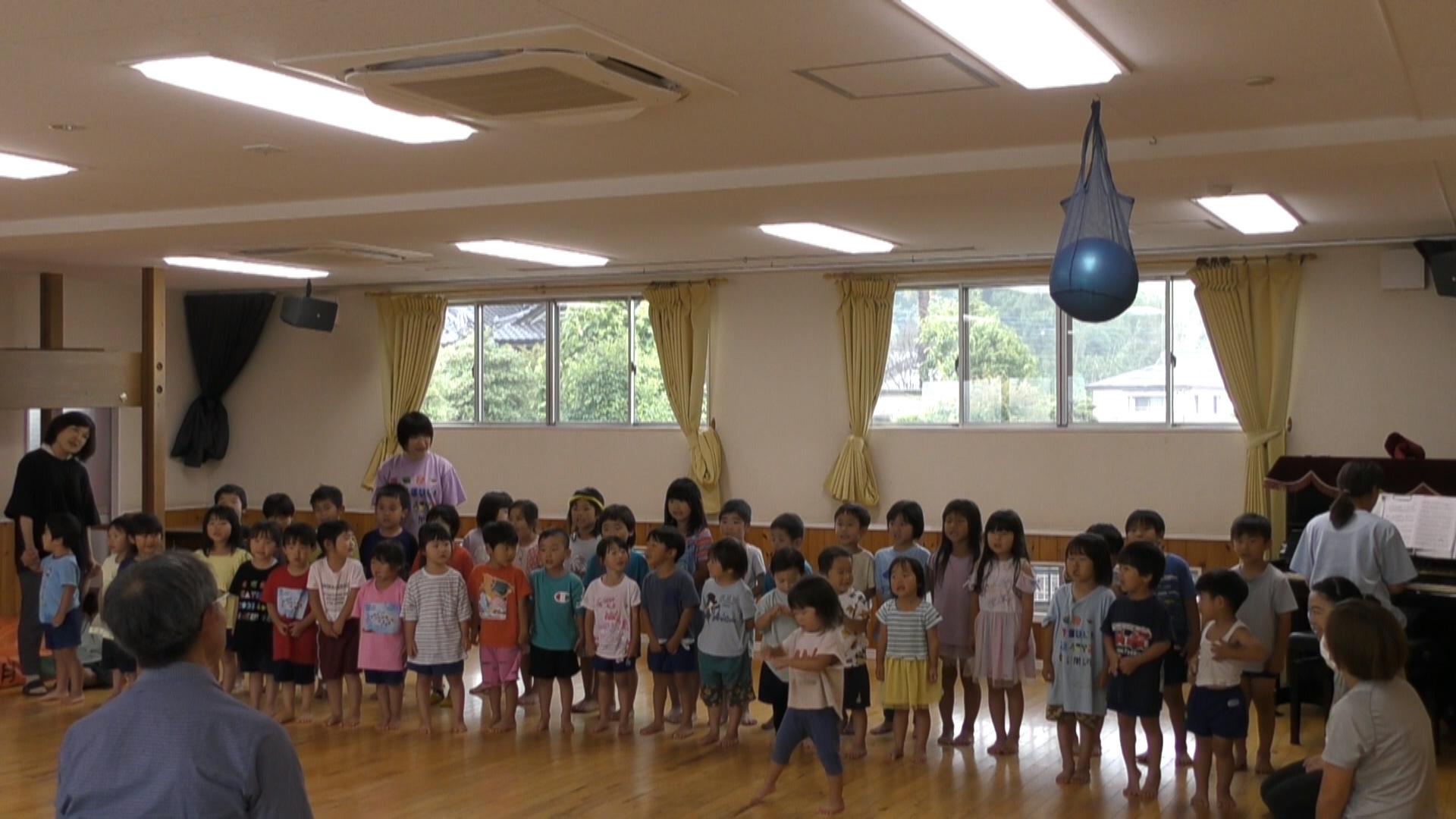 歌とリズム運動